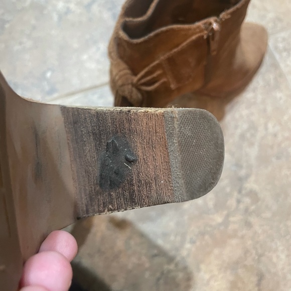 Vince Camuto booties with tassel - Picture 14 of 14